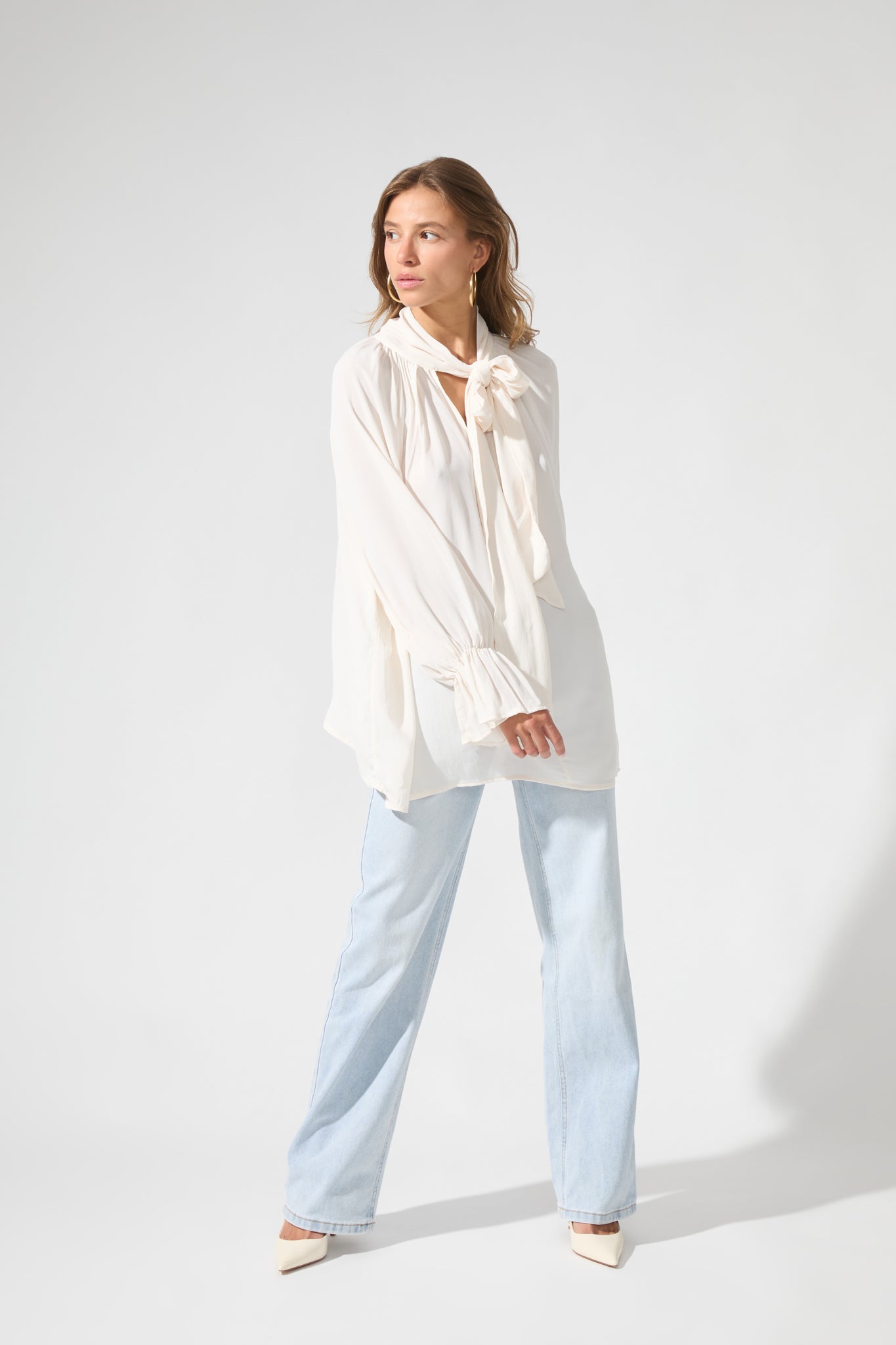 Nieva | Fluid Lavaliere Blouse