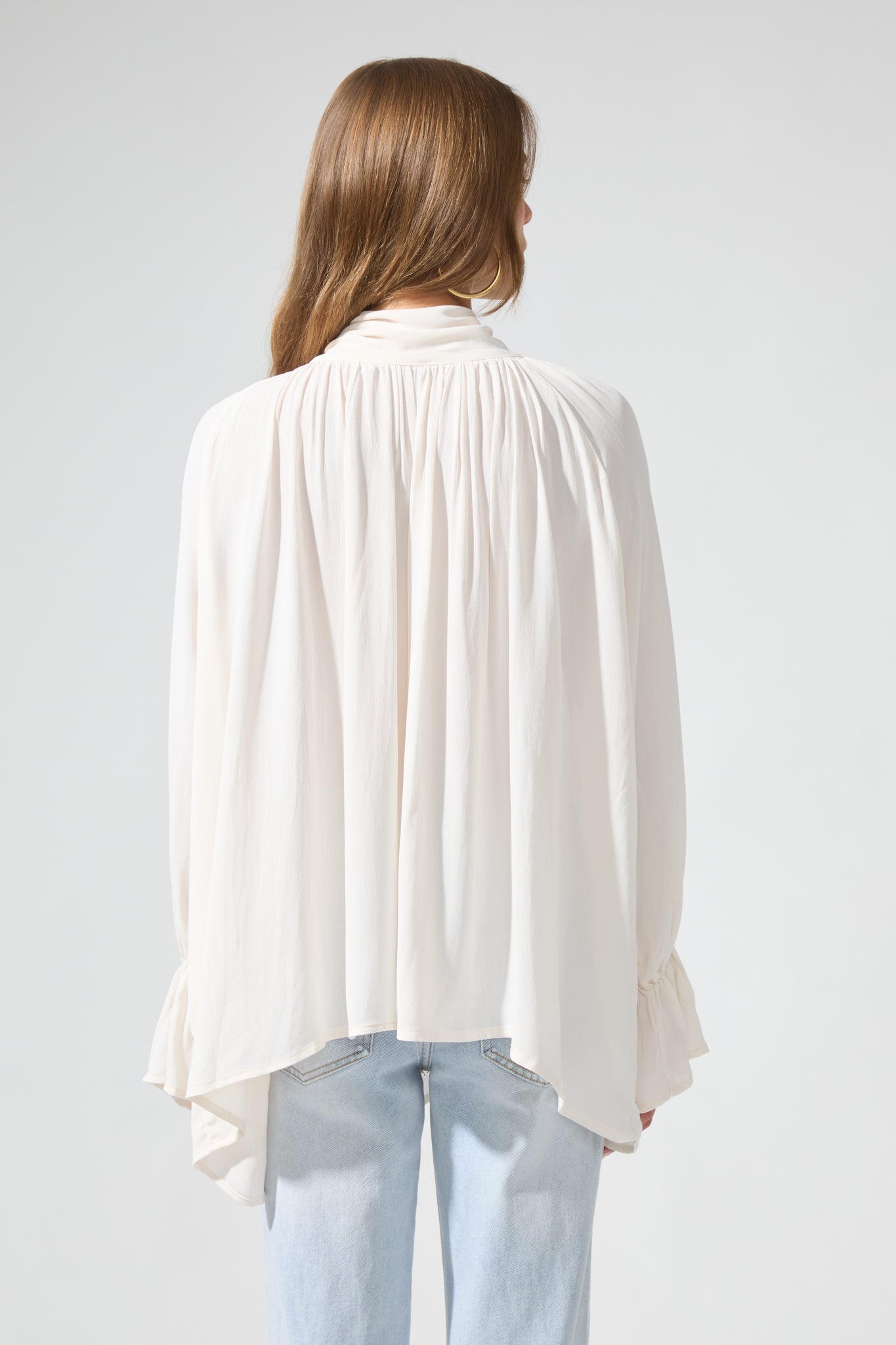 Nieva | Fluid Lavaliere Blouse