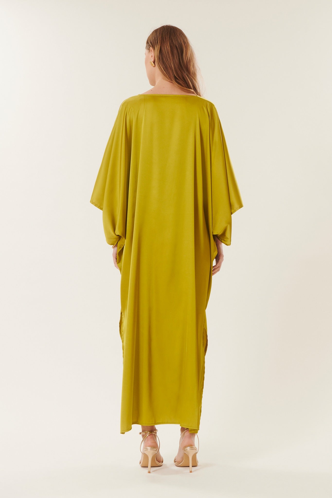Daniela | Loose-fitting satin dress