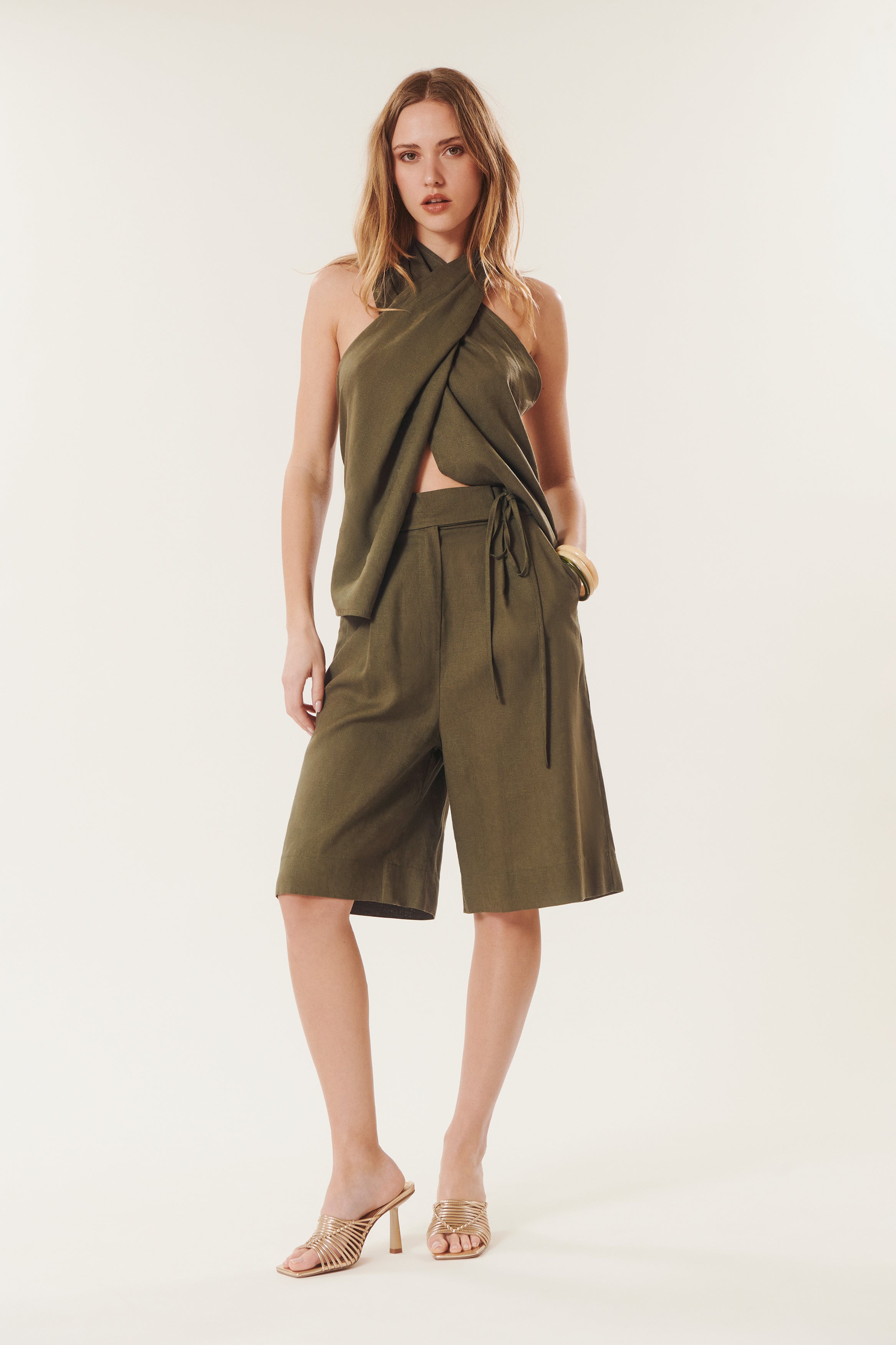 Leone | Linen Bermuda Shorts