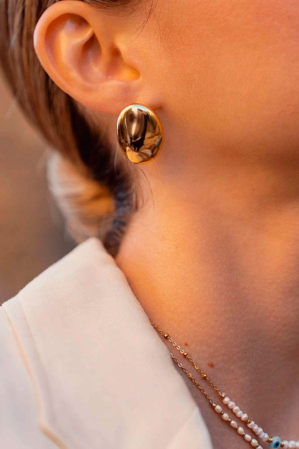 Giovanna | Oval stud earrings