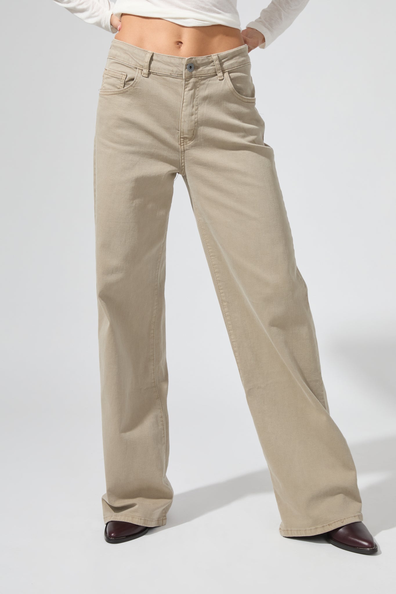 Alamo | High-Waisted Straight Leg Jeans