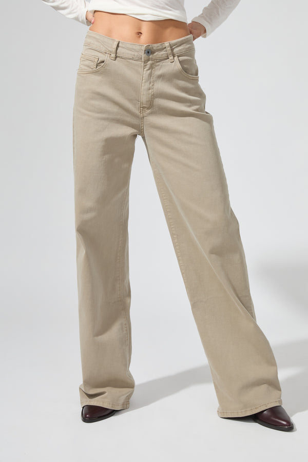 Alamo | High-Waisted Straight Leg Jeans