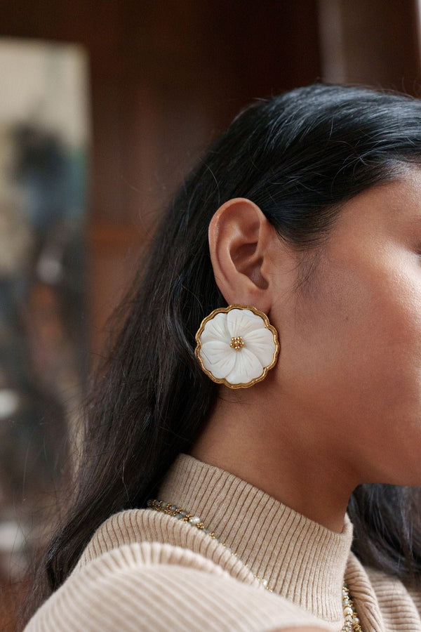 Eulalie | Pearly flower earrings