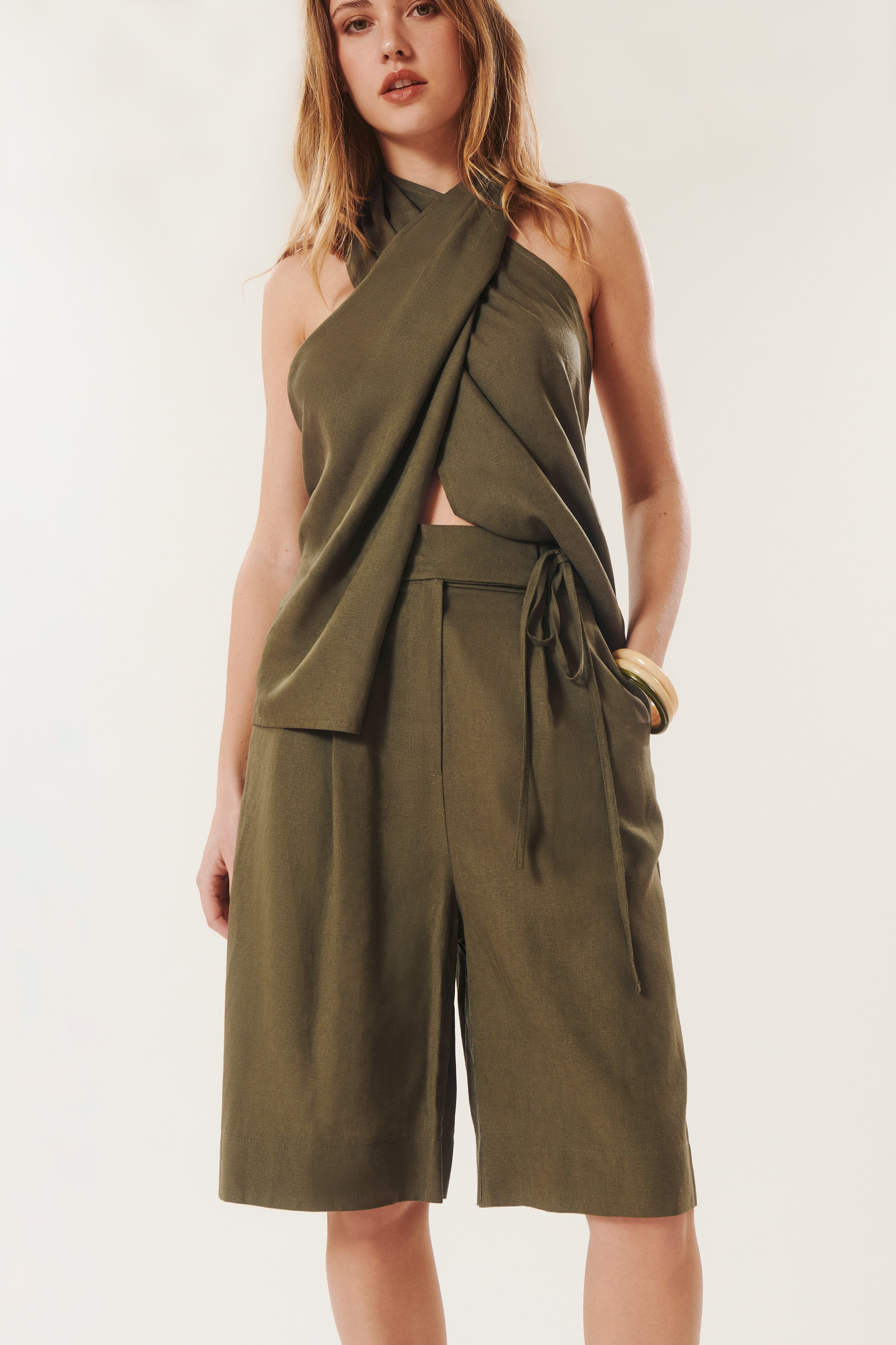 Leone | Linen Bermuda Shorts